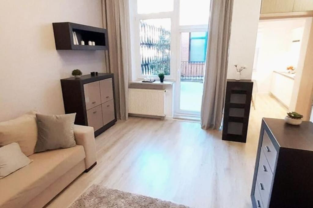 Rondo Onz Metro, Krochmalna 32A Street Варшава Экстерьер фото